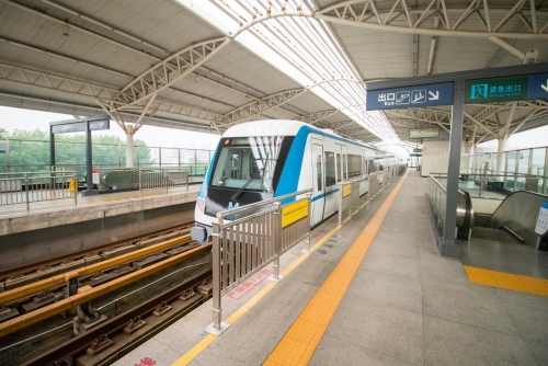 1701332655910374.jpg 千庫(kù)網(wǎng)_軌道交通鐵路軌道列車_攝影圖編號(hào)1358275(1)_副本.jpg